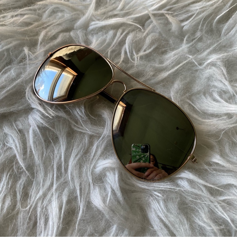 💕Free with $15+ Purchase NWOT Silver Mirror Reflective Lens Aviator Sunglasses